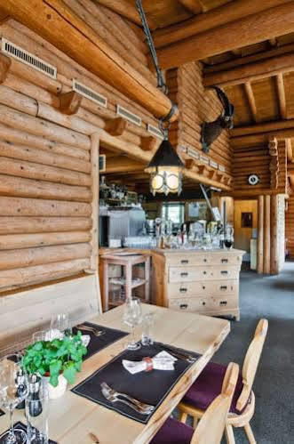 Hotel Ustria Parlatsch Trin 외부 사진
